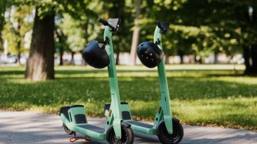 Monopattino elettrico senza casco, prime otto multe a Prato