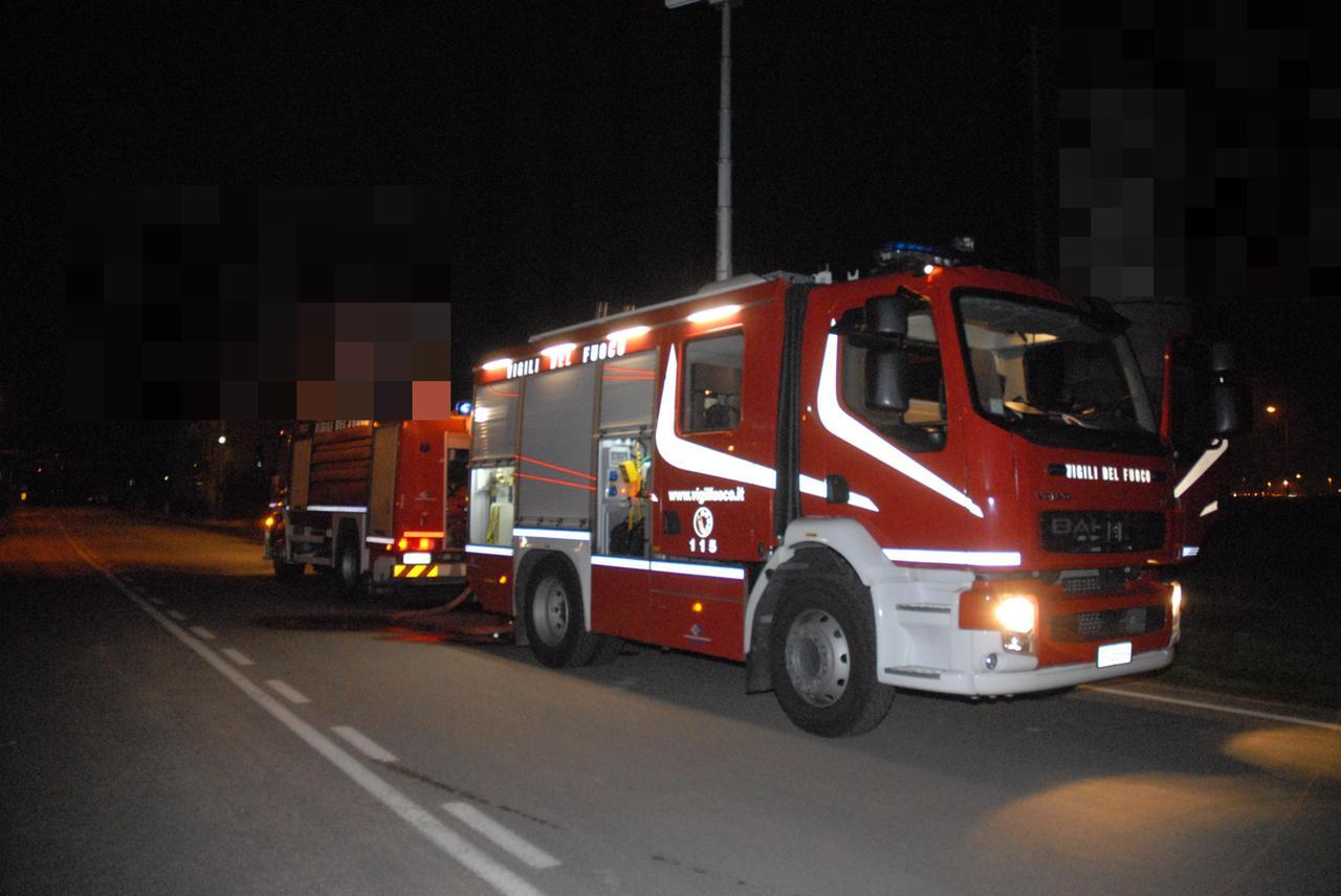Incendio in un’abitazione: un uomo salvato dal vicino di casa
