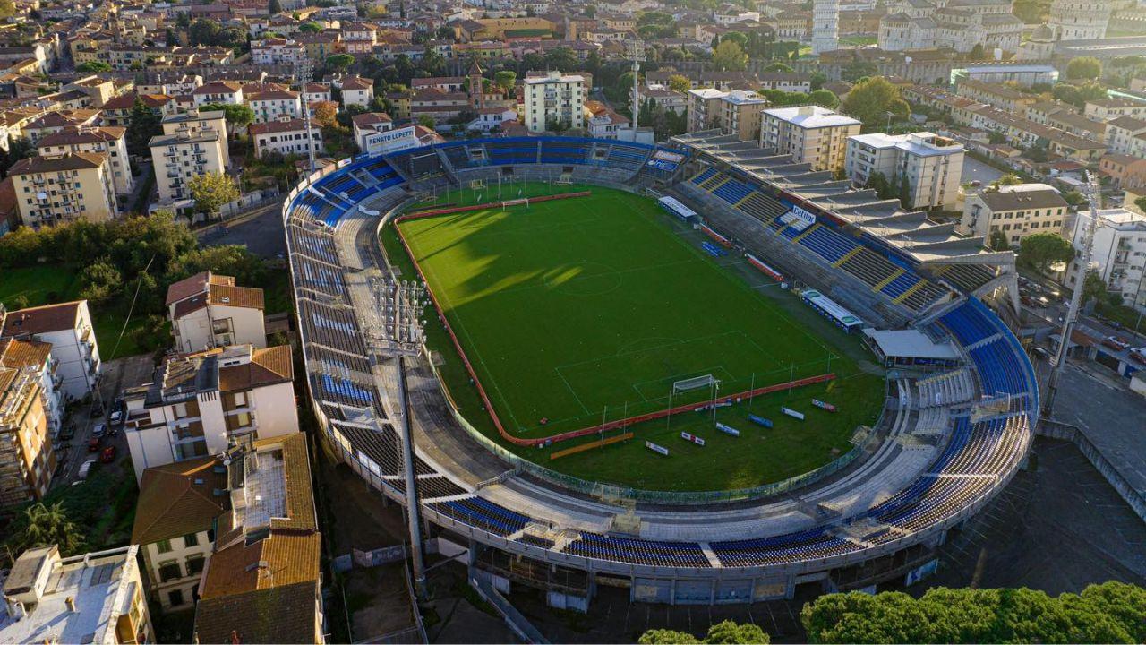 Un'immagine dello stadio dall'alto