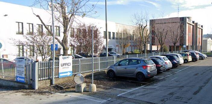 Centinaia di cellulari rubati dai magazzini Gaer