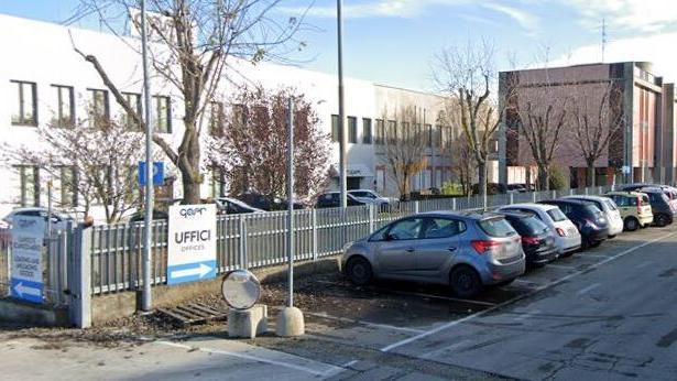 Centinaia di cellulari rubati dai magazzini Gaer