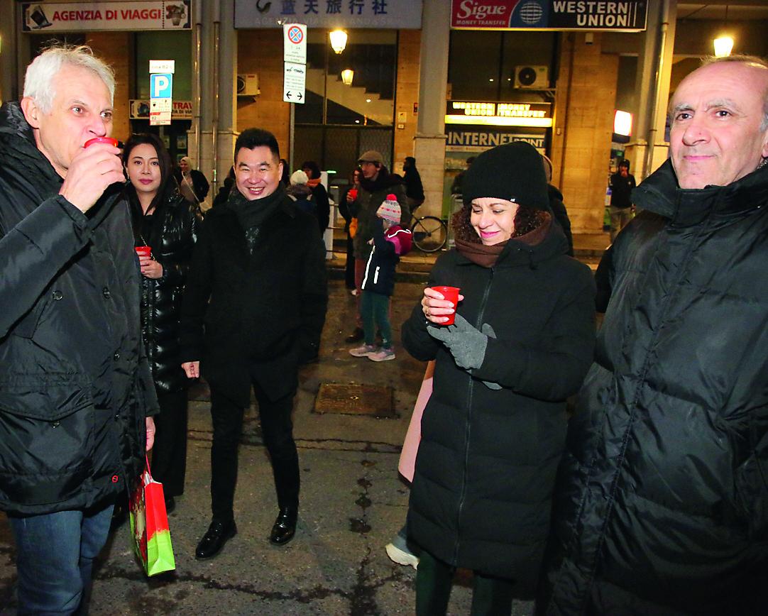 Reggio Emilia, il Natale accende anche la zona stazione