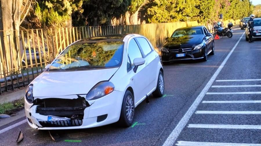 Sassari, tamponamento a catena davanti al San Camillo: 5 auto coinvolte