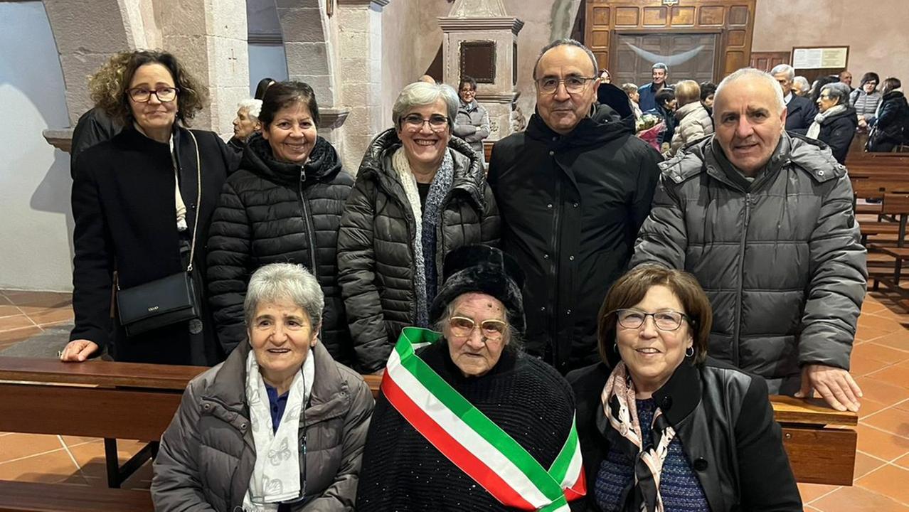 Festa per i cento anni di signora Adelina