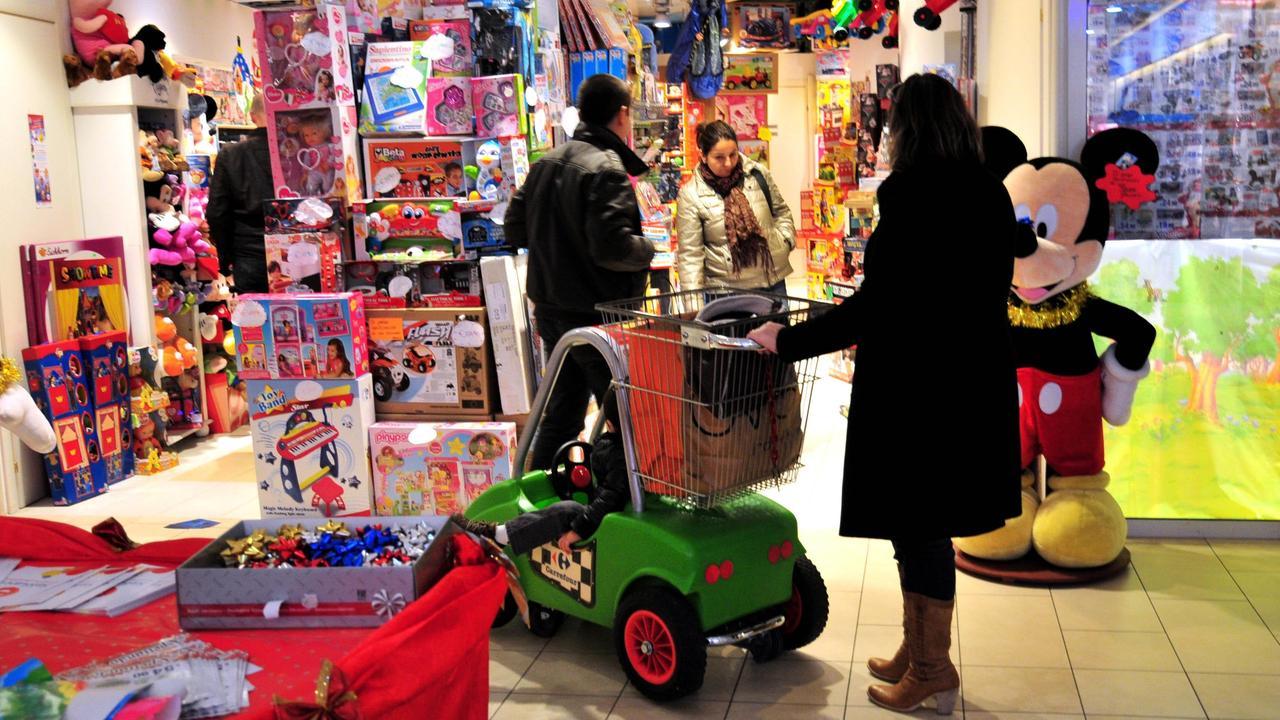 Natale 2024, nell’isola è partita la corsa agli ultimi regali: oltre 500 milioni di euro in carni, formaggi e vini