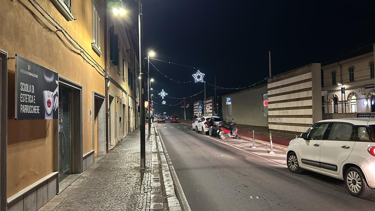 Gran “pasticcio” luminarie: Rosignano ancora quasi al buio