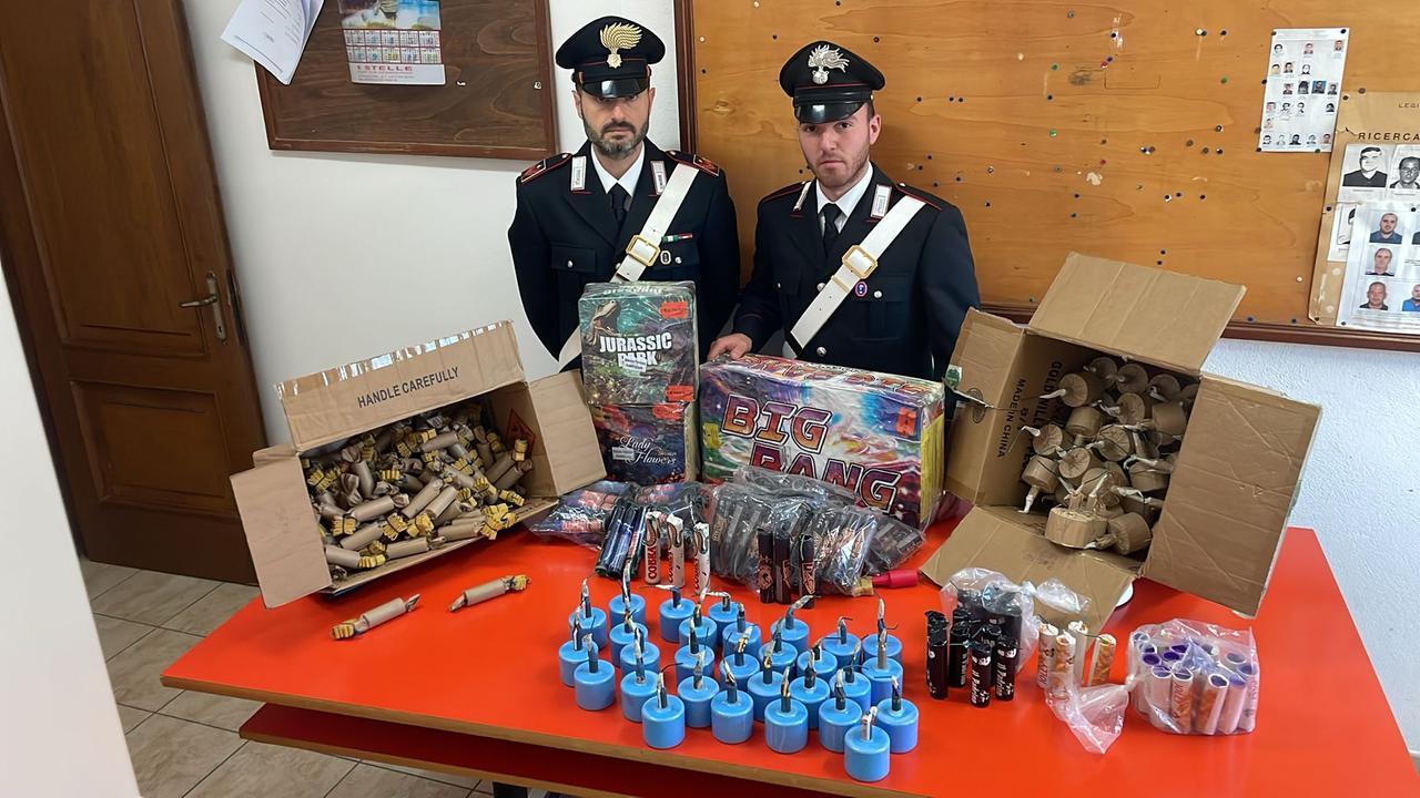 Sequestrati 45 chili di fuochi d’artificio illegali: un arresto