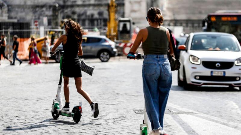 Per circolare sui monopattini elettrici servirà l'assicurazione