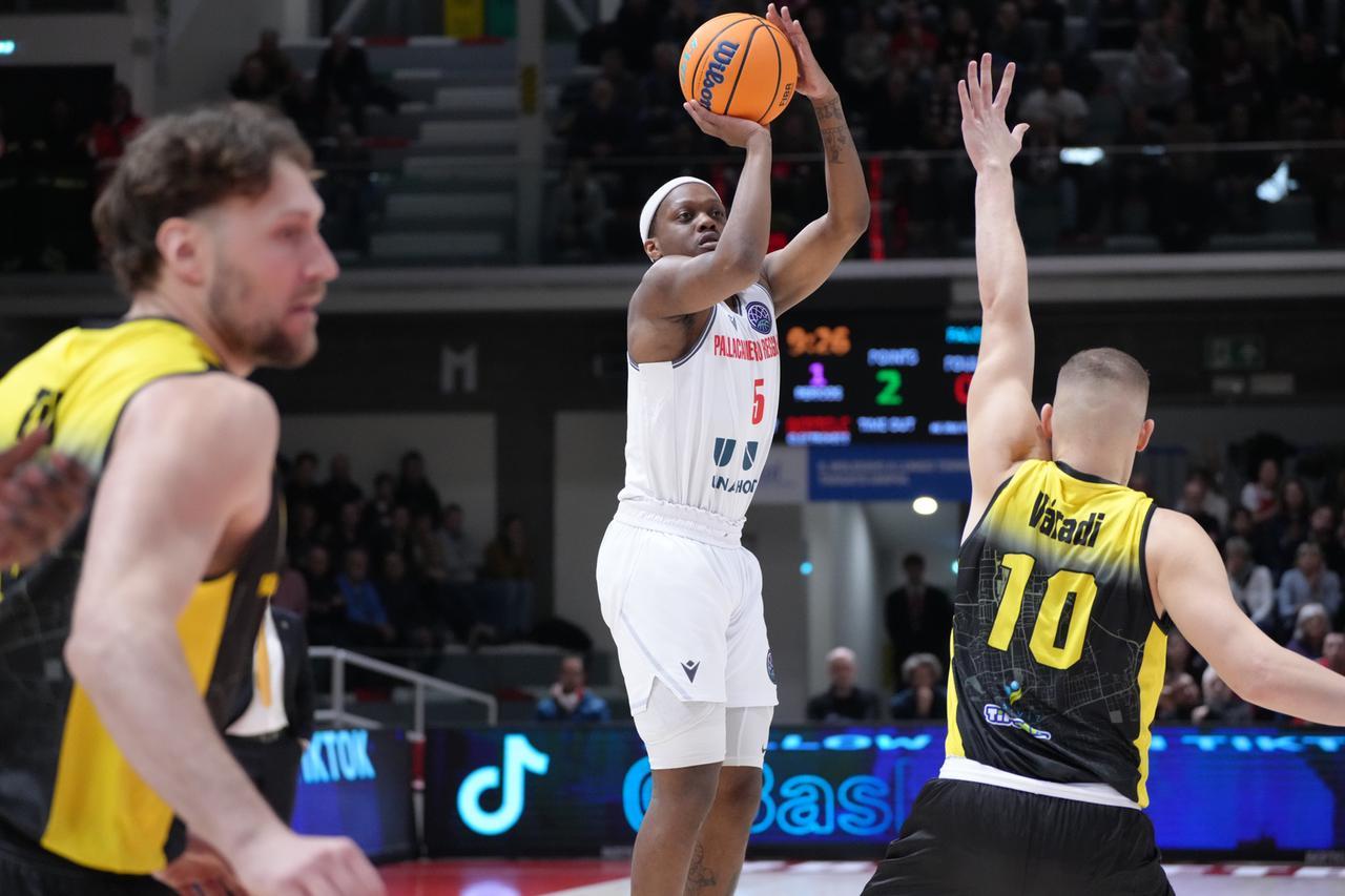 La Unahotels crolla in casa col Falco e chiude terza nel girone di Bcl