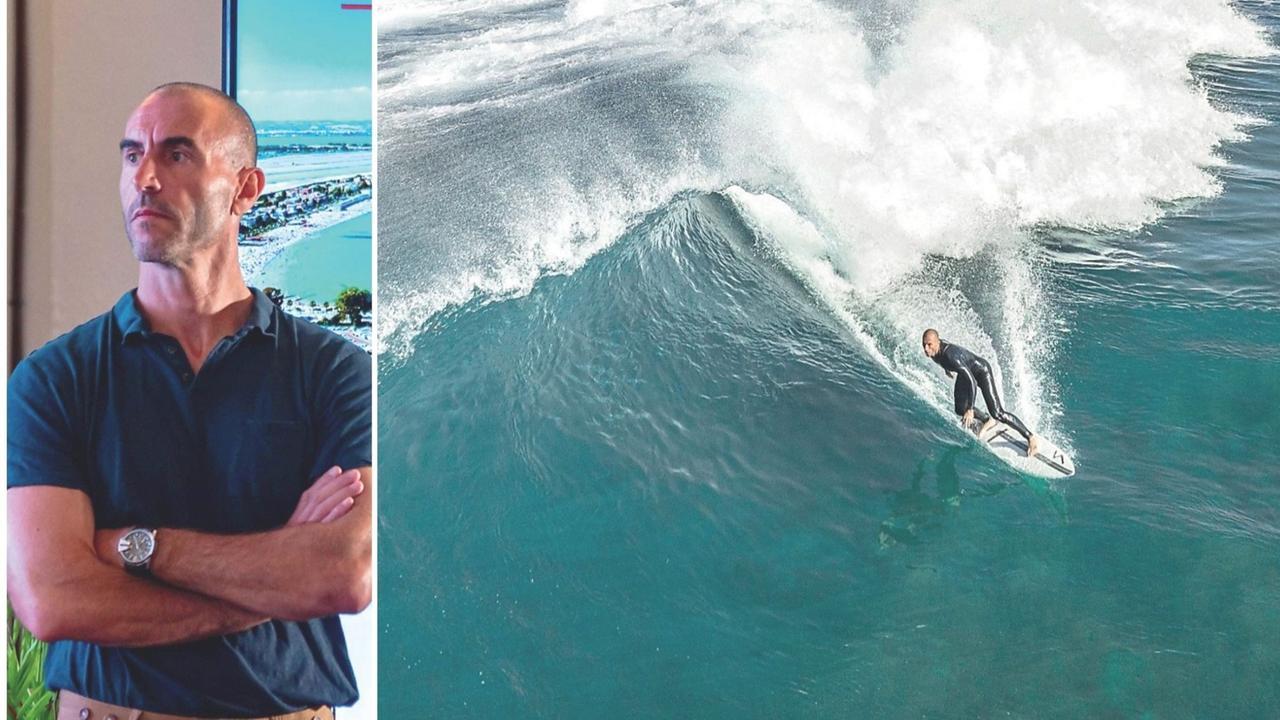 Riccardo Rossi: «La passione per il surf e qualità della vita top: perché vivo in Sardegna»