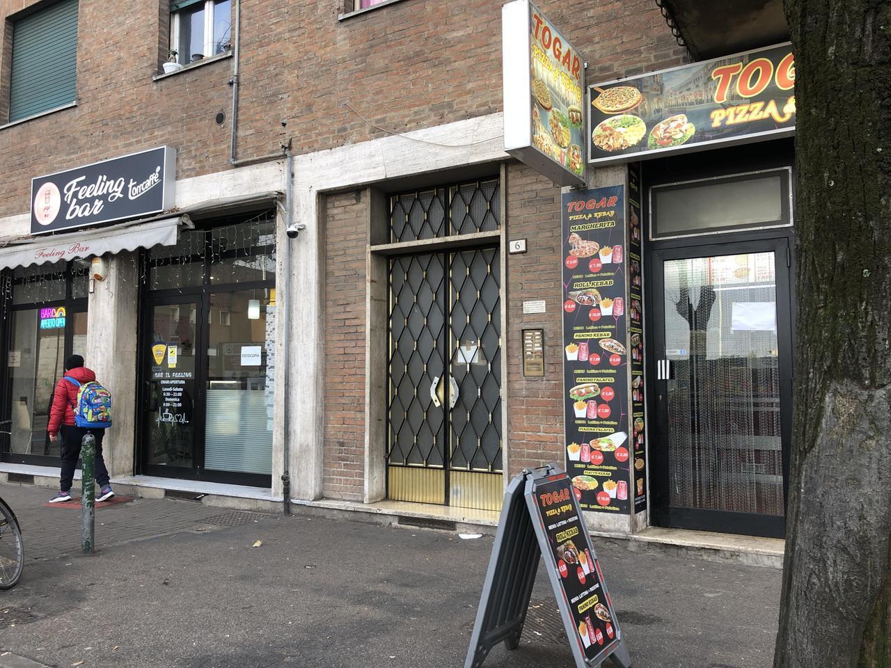 Via Eritrea, gli puntano un cacciavite alla gola e lo rapinano dell’iPhone. La sorella: «Lo hanno accerchiato in quattro»