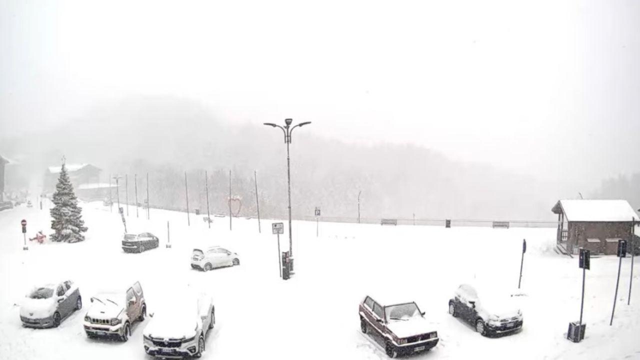 La situazione all'Abetone nella mattina di venerdì 20 dicembre 