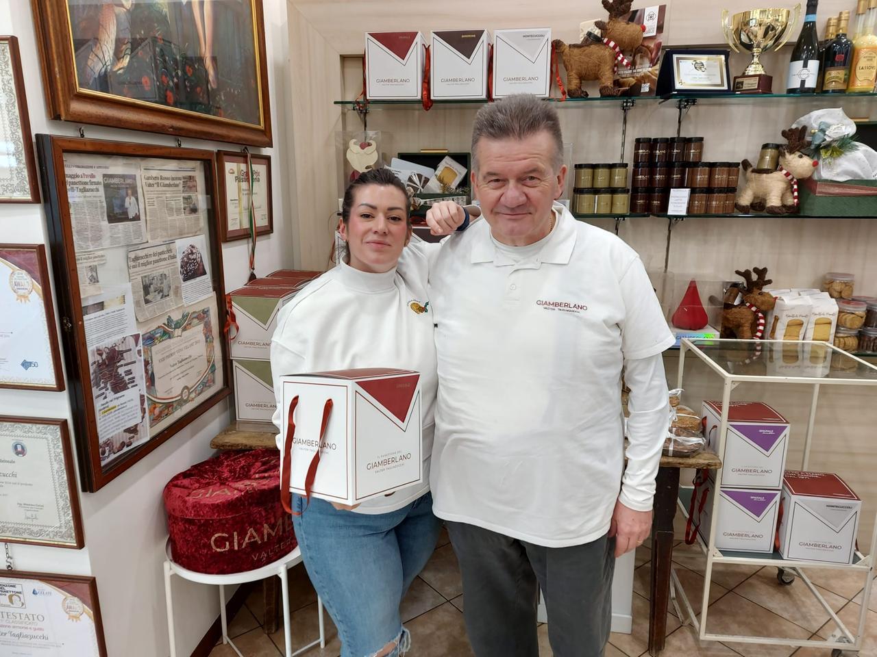 
	Valter Tagliazucchi e la figlia Stella in negozio

