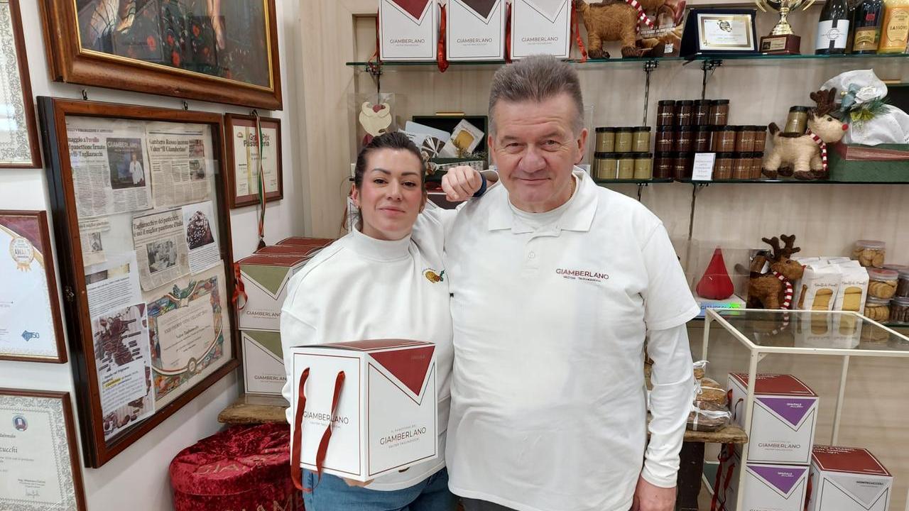 Valter Tagliazucchi e la figlia Stella in negozio