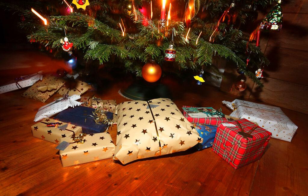 
	Natale, tempo di regali: ma cosa succede se una coppia si lascia?

