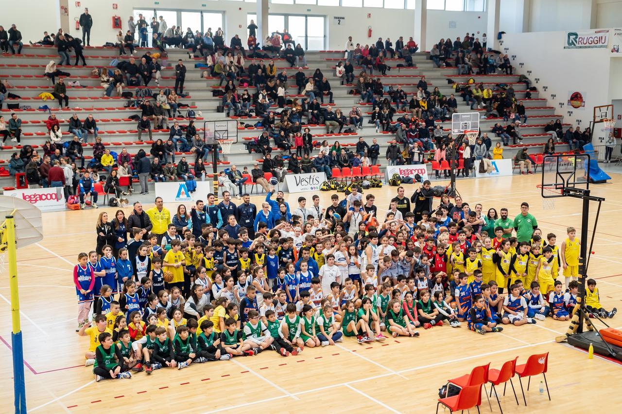 A Sa Rodia c’è la 12 ore di minibasket, in campo 17 società sarde