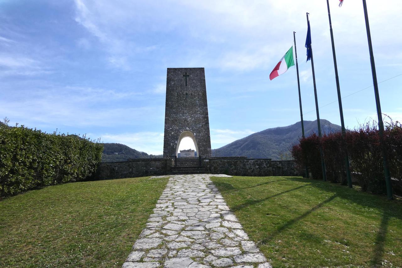 
	Sant'Anna di Stazzema

