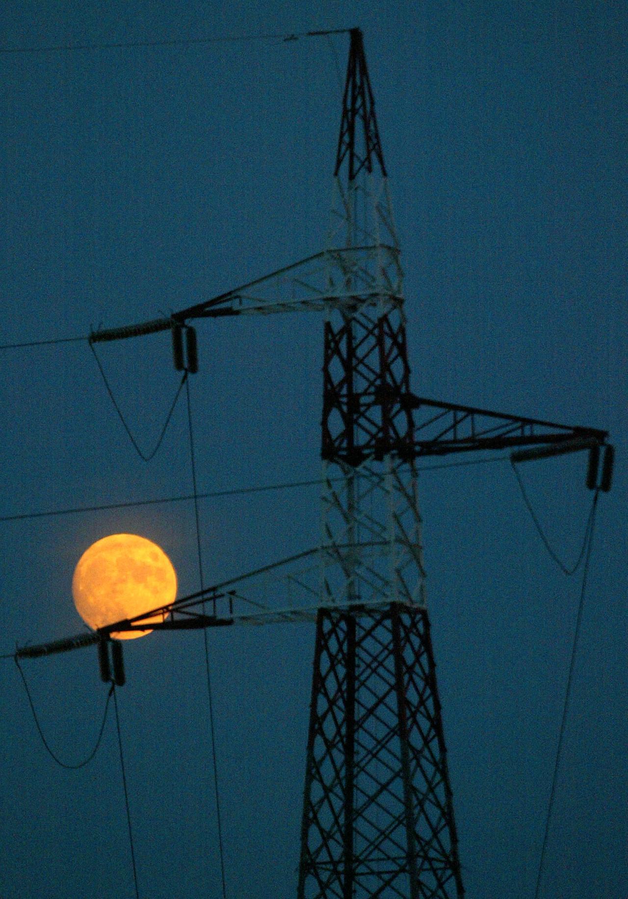 «Il nostro territorio massacrato dai black out» e il sindaco scrive ad Alessandra Todde e al prefetto