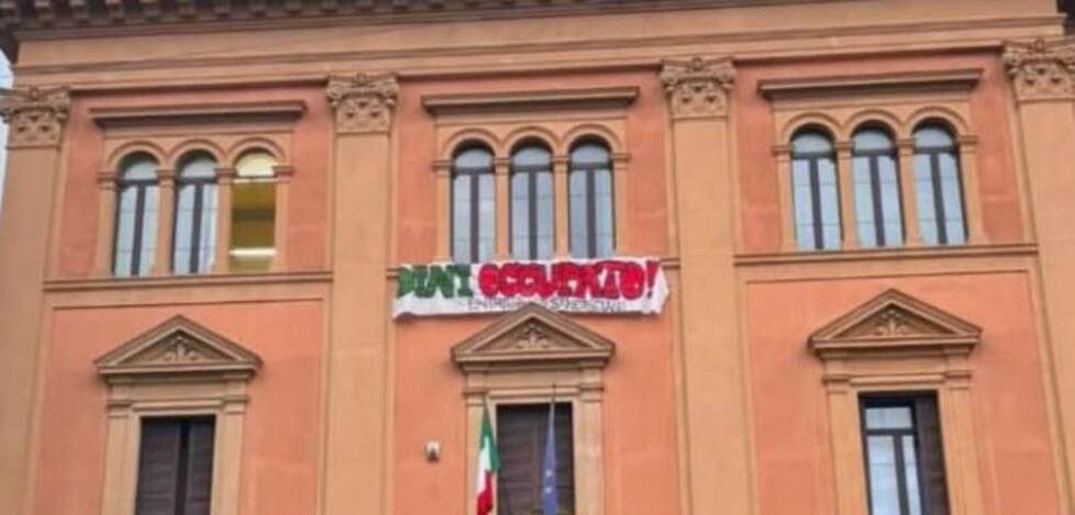 Dini occupato, 27 docenti si schierano con i ragazzi
