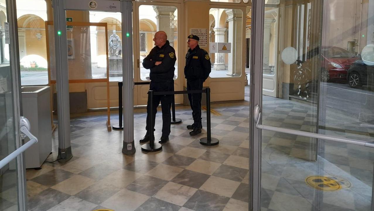 Mega-rissa fuori dalla Zattera: assolti dal giudice dieci giovani. Chi sono e i motivi della decisione