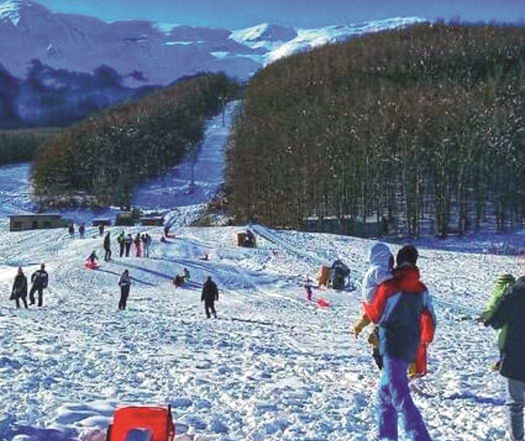 Alpe di Cusna, oggi ritorna lo sci a Febbio: riaperta la seggiovia