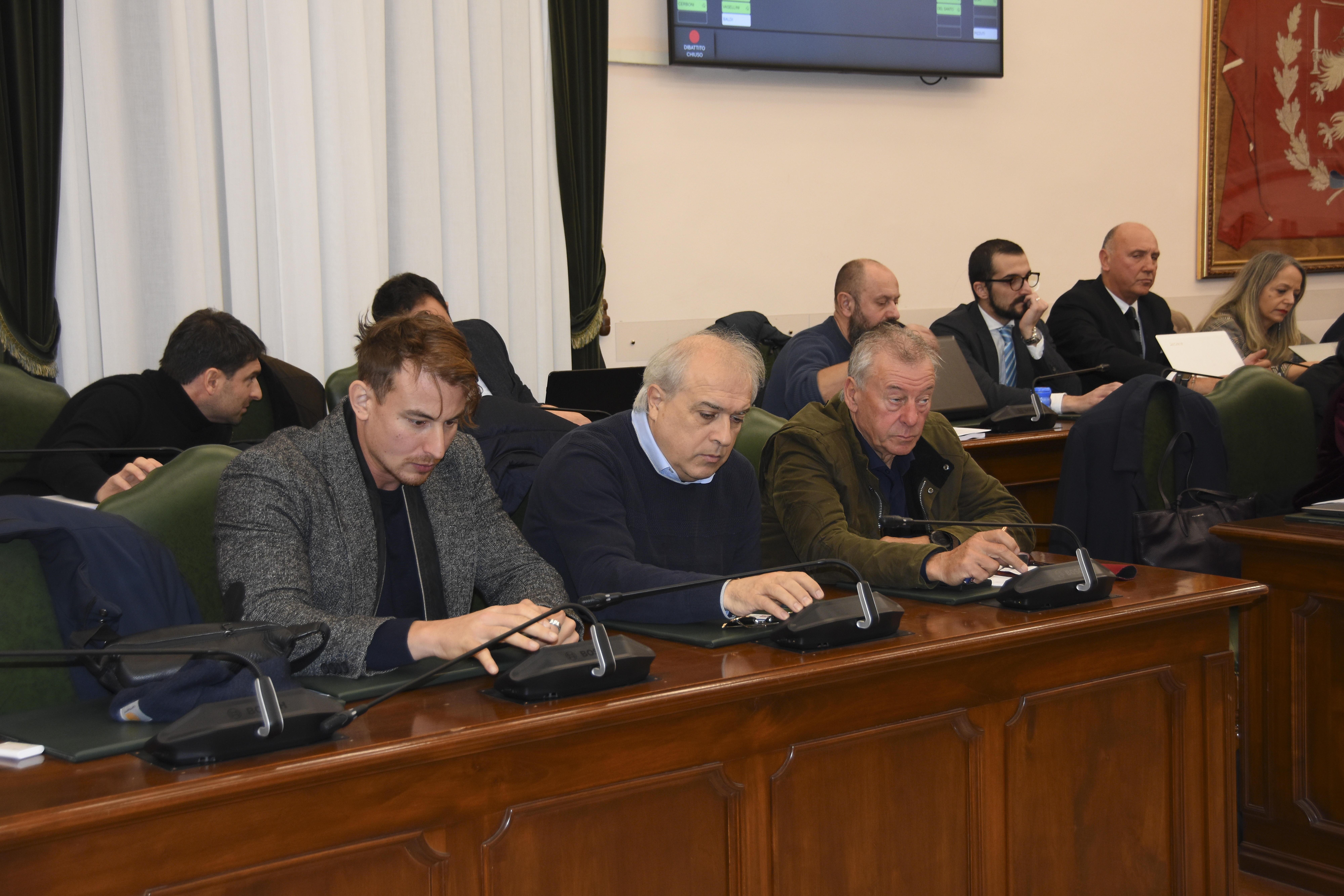 Un momento della seduta del consiglio comunale di ieri mattina (foto Agenzia Bf)