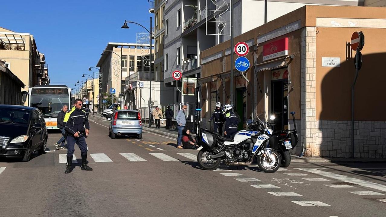 Paura a Olbia, donna travolta sulle strisce pedonali