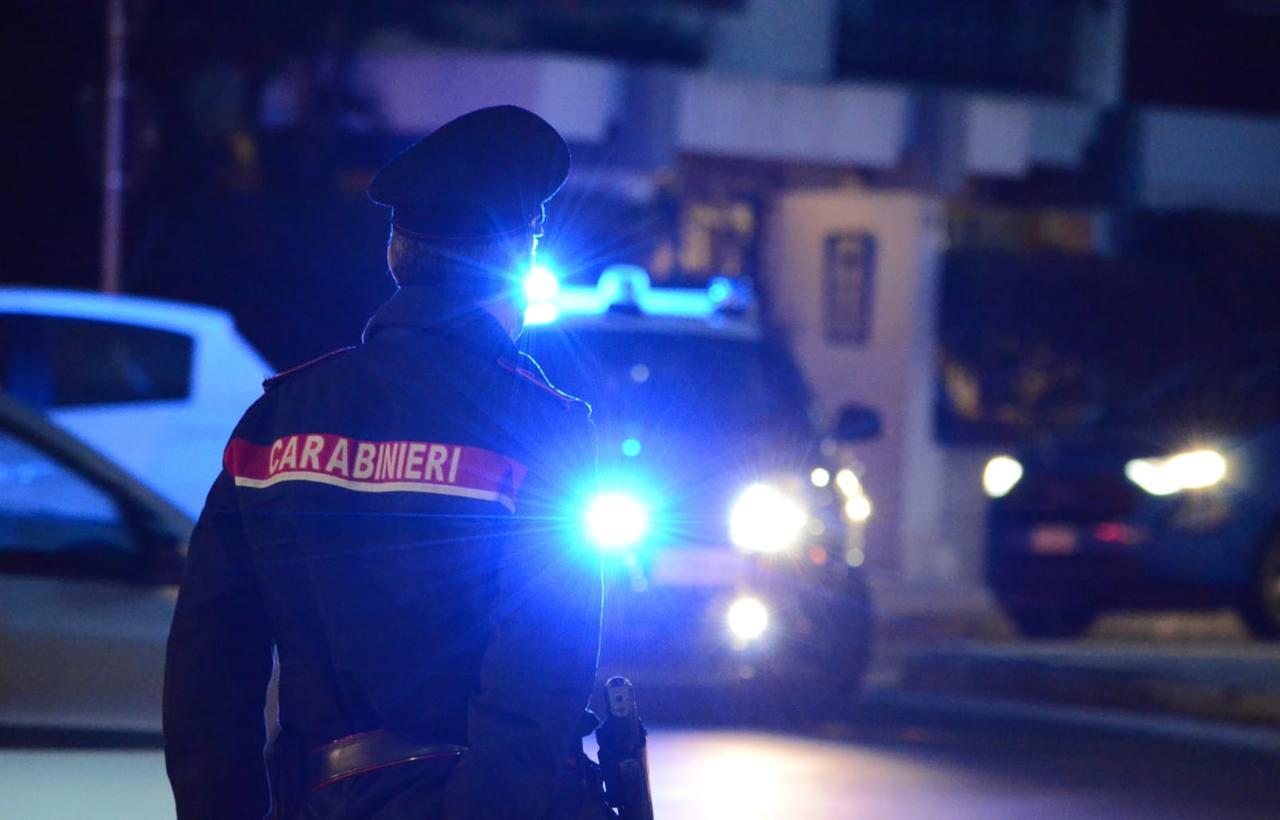 Uomo pestato a sangue per un sorpasso: arrestati tre giovani