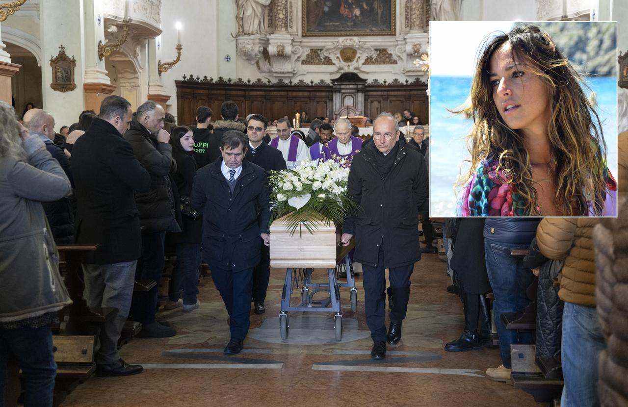 
	Il funerale di Francesca Orienti in duomo a Sassuolo

