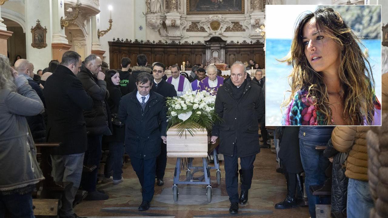 Il funerale di Francesca Orienti in duomo a Sassuolo