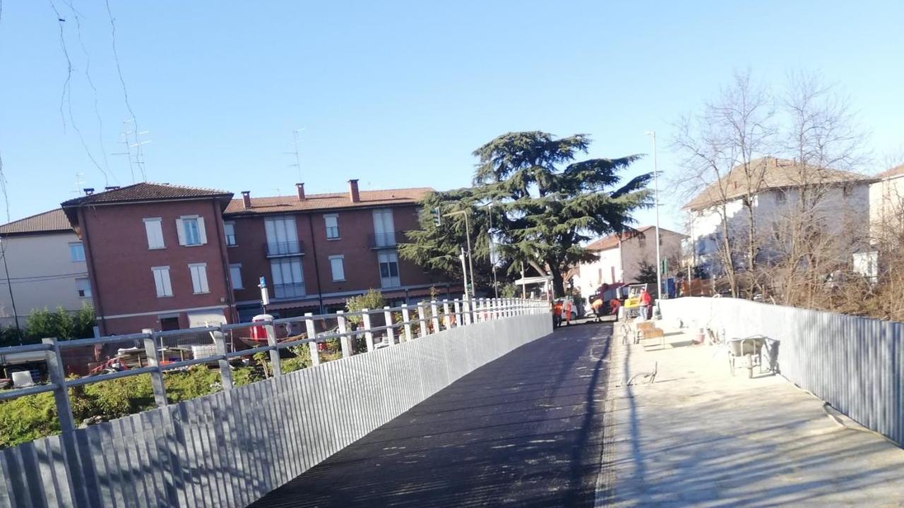 Riapre il ponte ciclopedonale del Gattaglio dopo il lavori