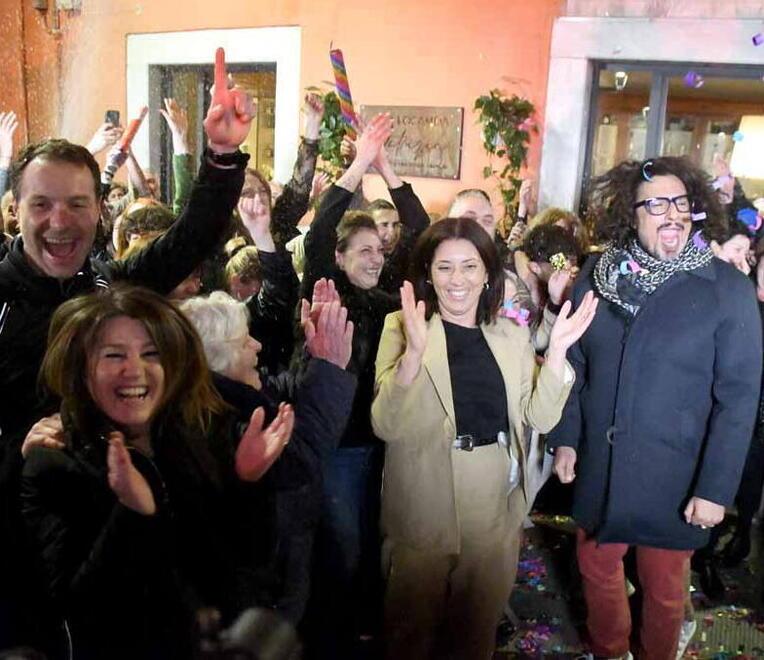 La grande festa a Carrara del ristorante vincitore