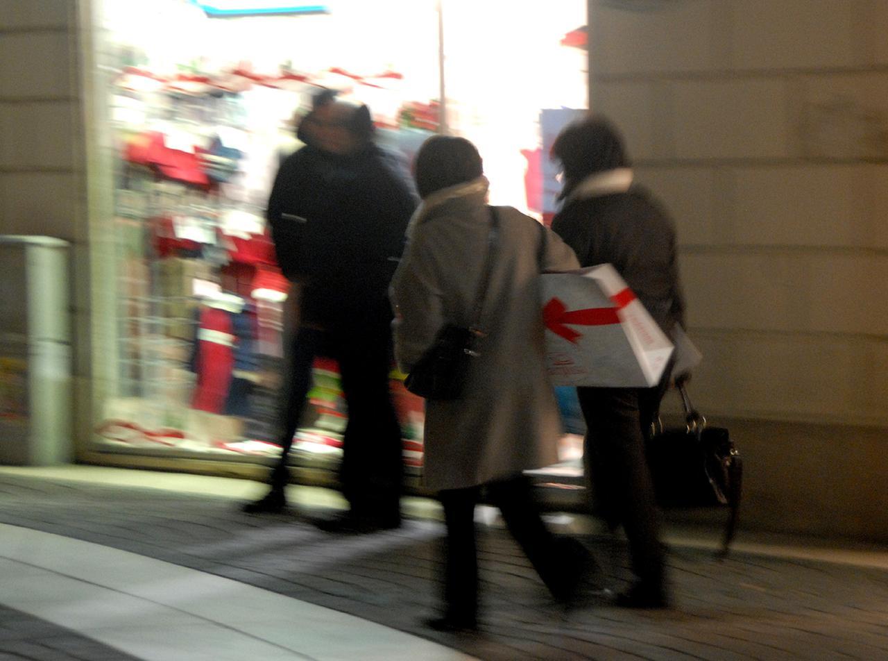 Negozi chiusi nelle feste, Confcommercio: «Serve accordo titolari-dipendenti»