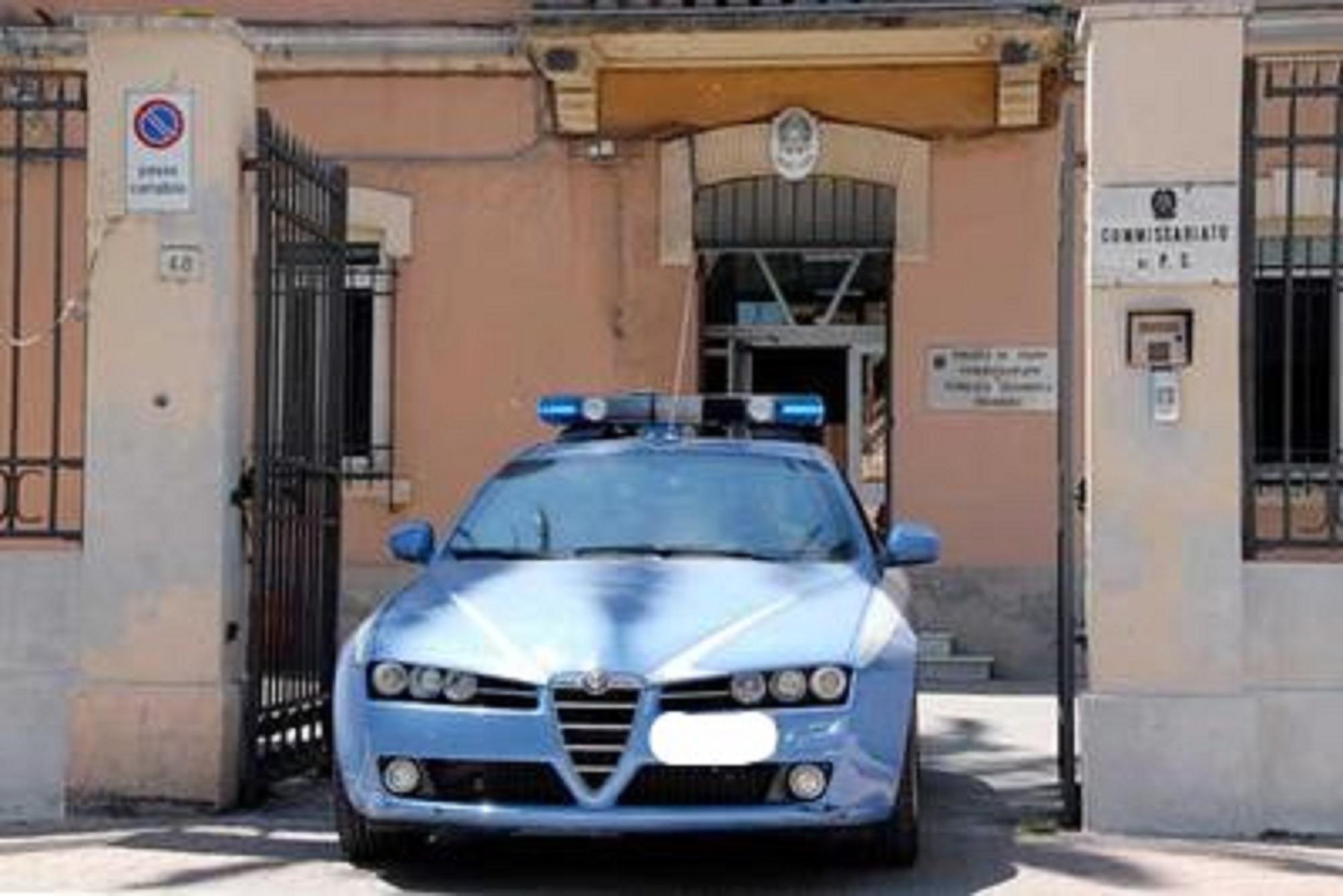Una volante della polizia di Stato a Piombino