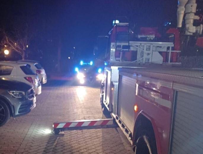 Rogo in un appartamento a Carpi. Salvati un neonato e altri due bambini