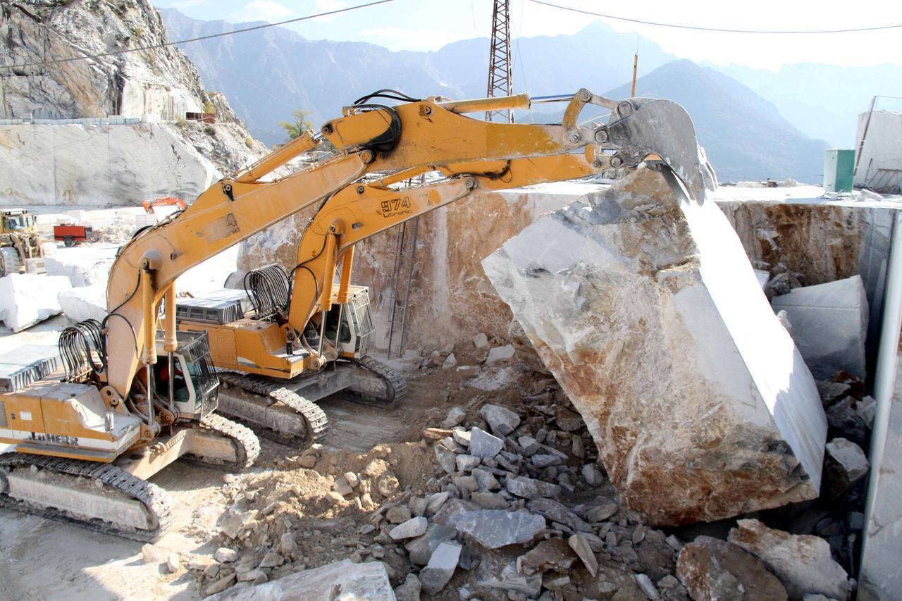 
	La lavorazione alle cave (foto di archivio)

