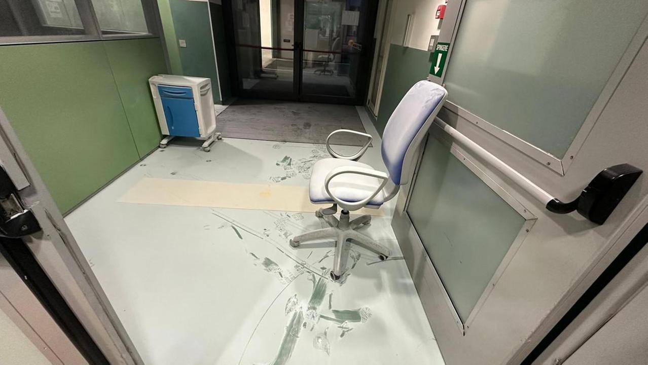 La polvere dell'estintore nei locali del pronto soccorso
