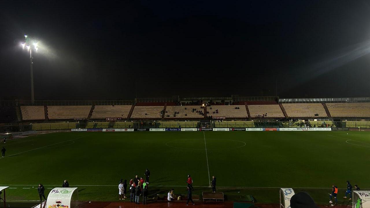 Livorno-Figline, ko le luci del Picchi: partita sospesa per 10 minuti