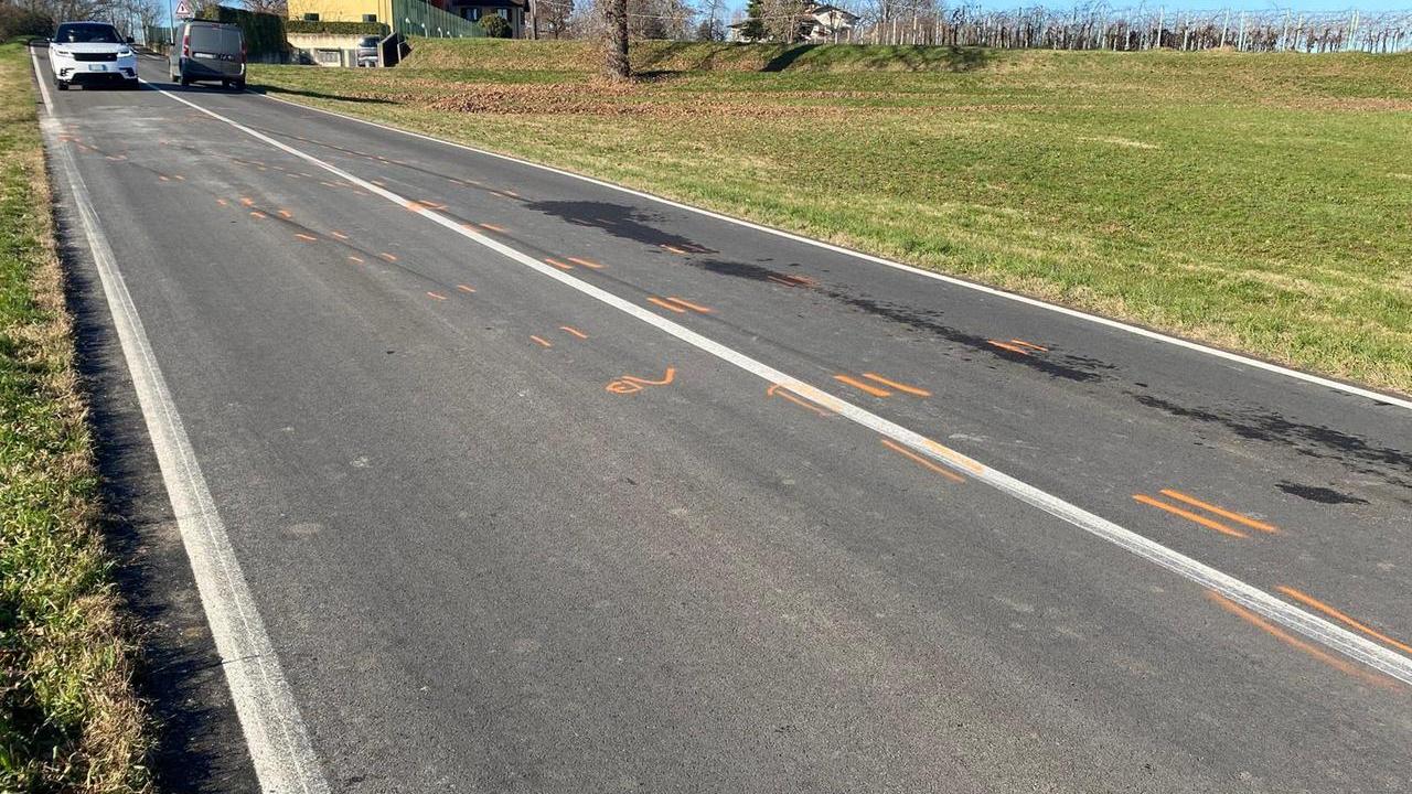 L’appello da via Freddi e via Tirabassi: «Non è un caso che qui si verifichino tanti incidenti: bisogna intervenire»