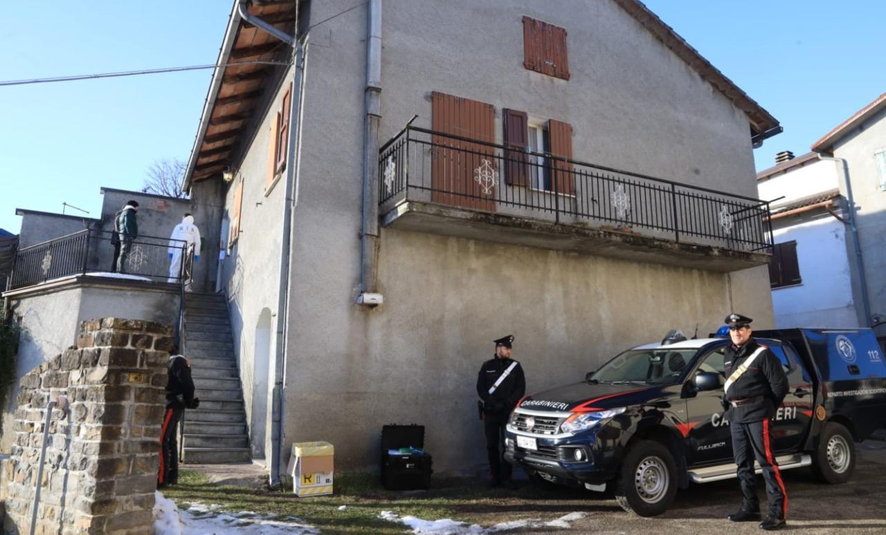 
	I carabinieri del Ris a Vitriola (foto di Luigi Esposito)

