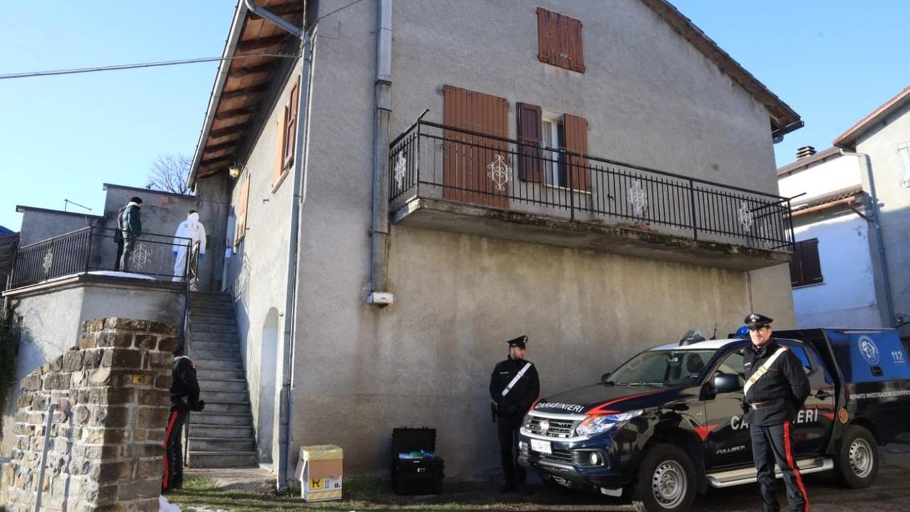 I carabinieri del Ris a Vitriola (foto di Luigi Esposito)