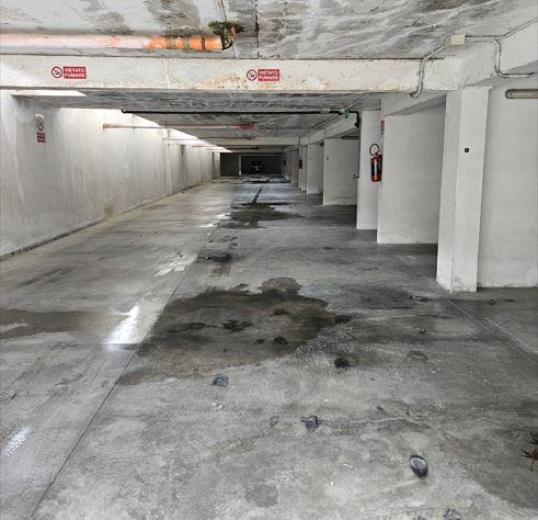 Infiltrazioni nell’autorimessa al Barco: «Sgombrate tutto entro venerdì»