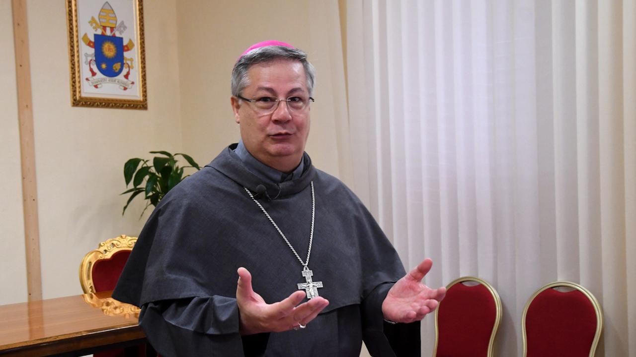 L'arcivescovo Monsignor Roberto Carboni