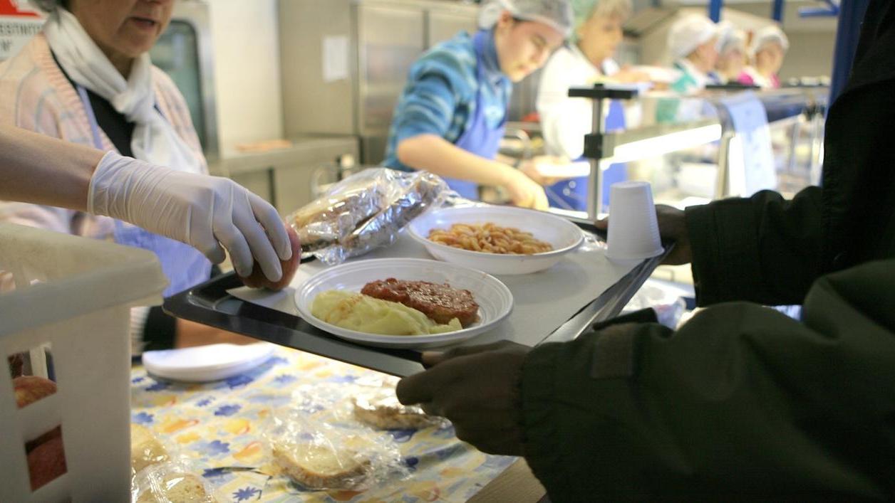 Il Natale della solidarietà: ecco la mappa di pranzi, cene e alloggi per i senzatetto