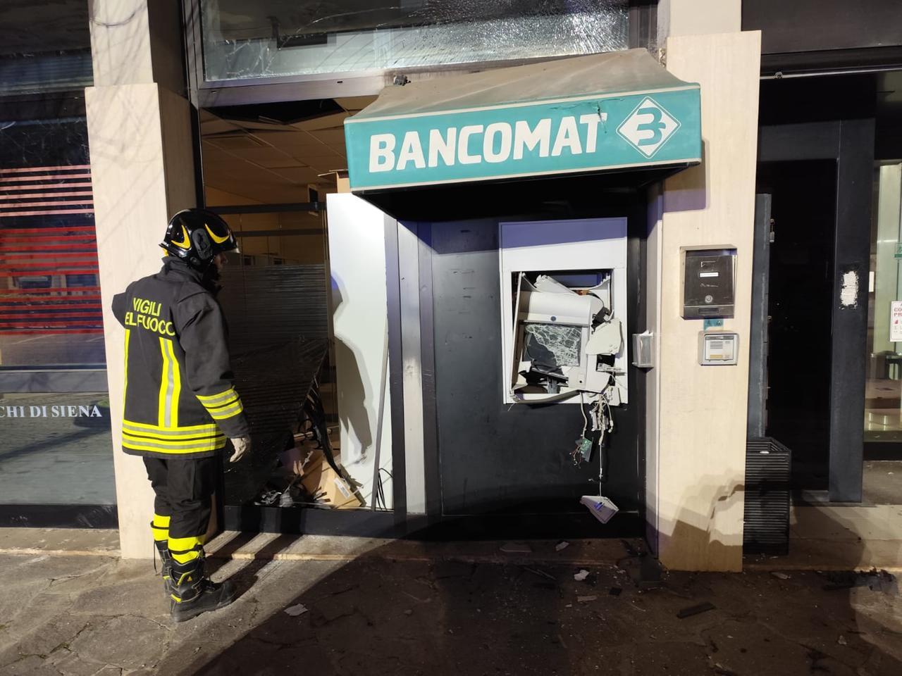 Assalto al bancomat a Bondeno: esploso sportello in piazza