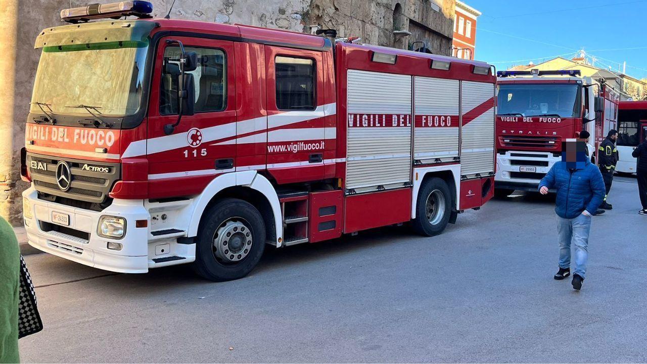 
	L'intervento in centro dei vigili del fuoco

