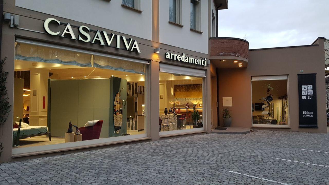 L'esterno del negozio