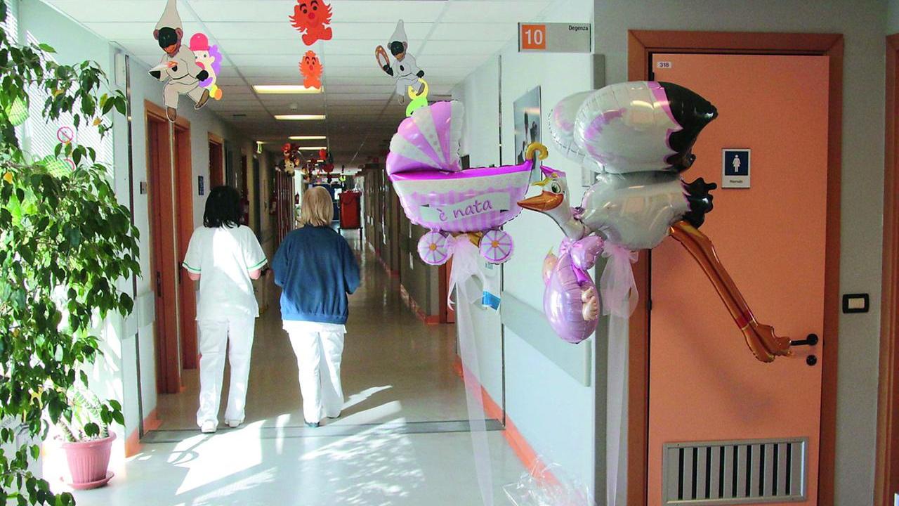 Il reparto di Ostetricia e ginecologia dell’ospedale Versilia (foto d’archivio)