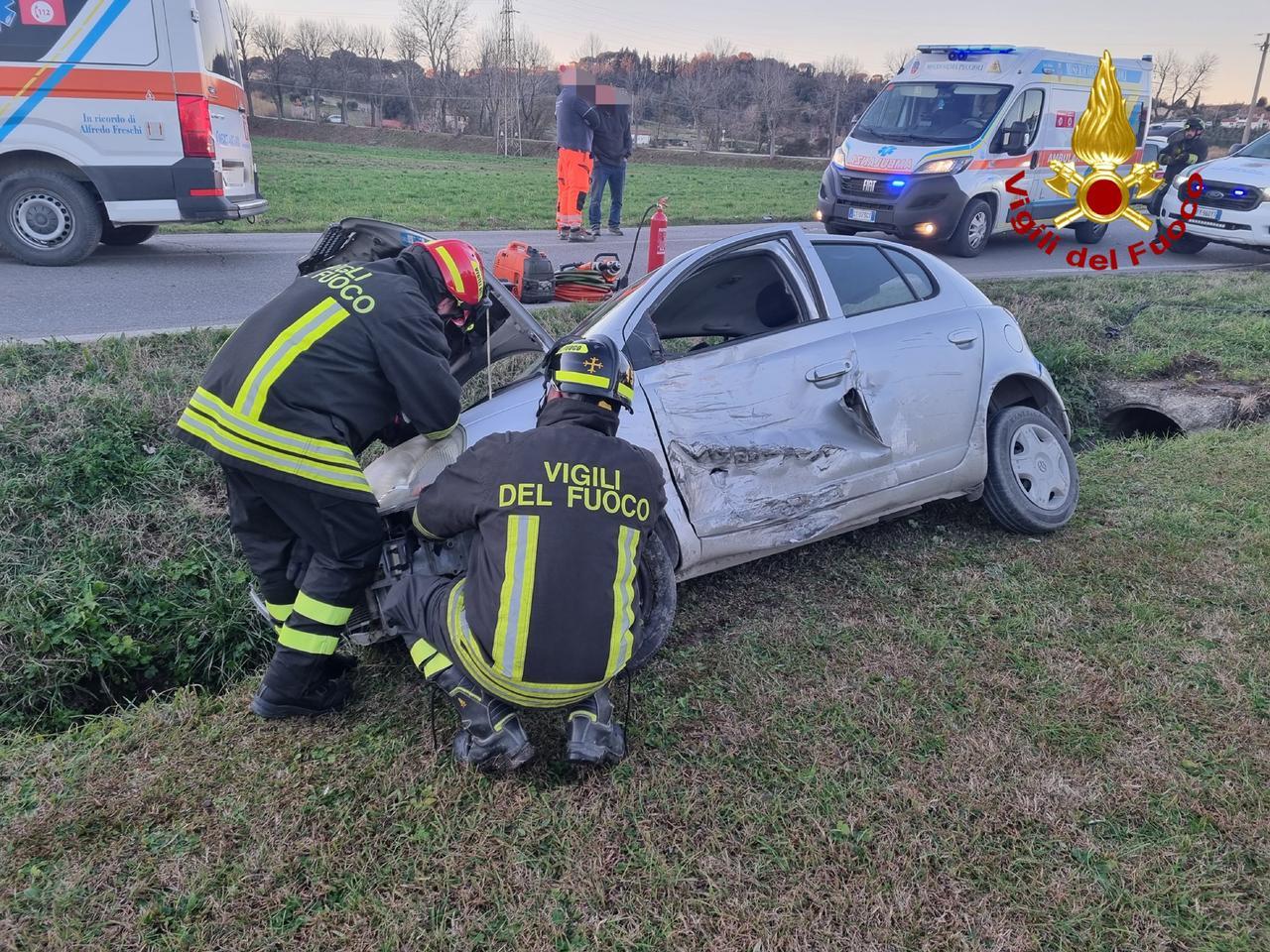 Casciana Terme Lari, si scontra con un’ambulanza e finisce in ospedale