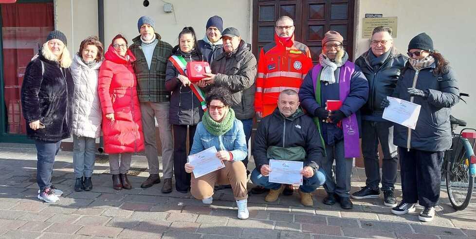 Un dono anonimo per Mezzogoro: arriva il quarto defibrillatore
